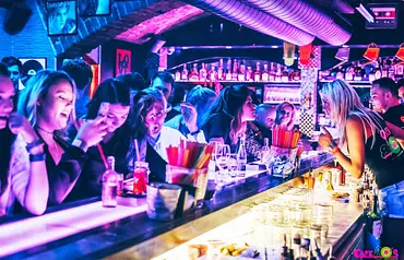 Cafe 80's Disco Club