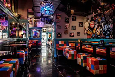 Cafe 80's Disco Club