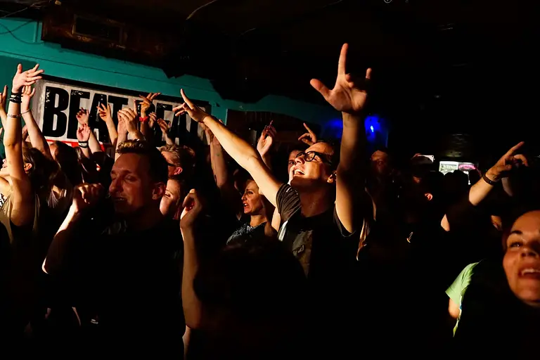 Vagon Music Pub & Club